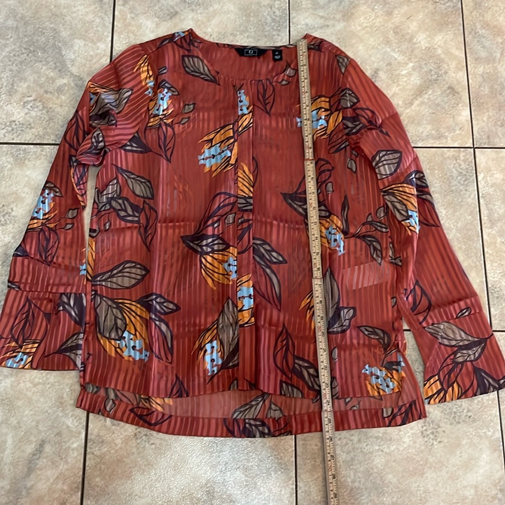 G for Guliano woman’s blouse